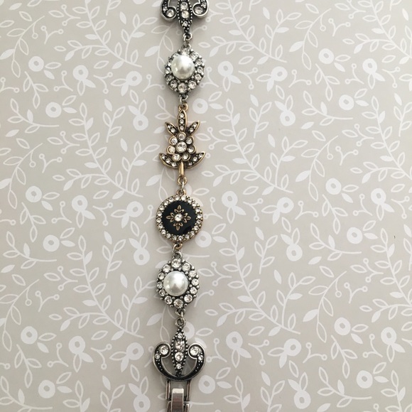 Pretty brass tone multi stone bracelet - Picture 1 of 3